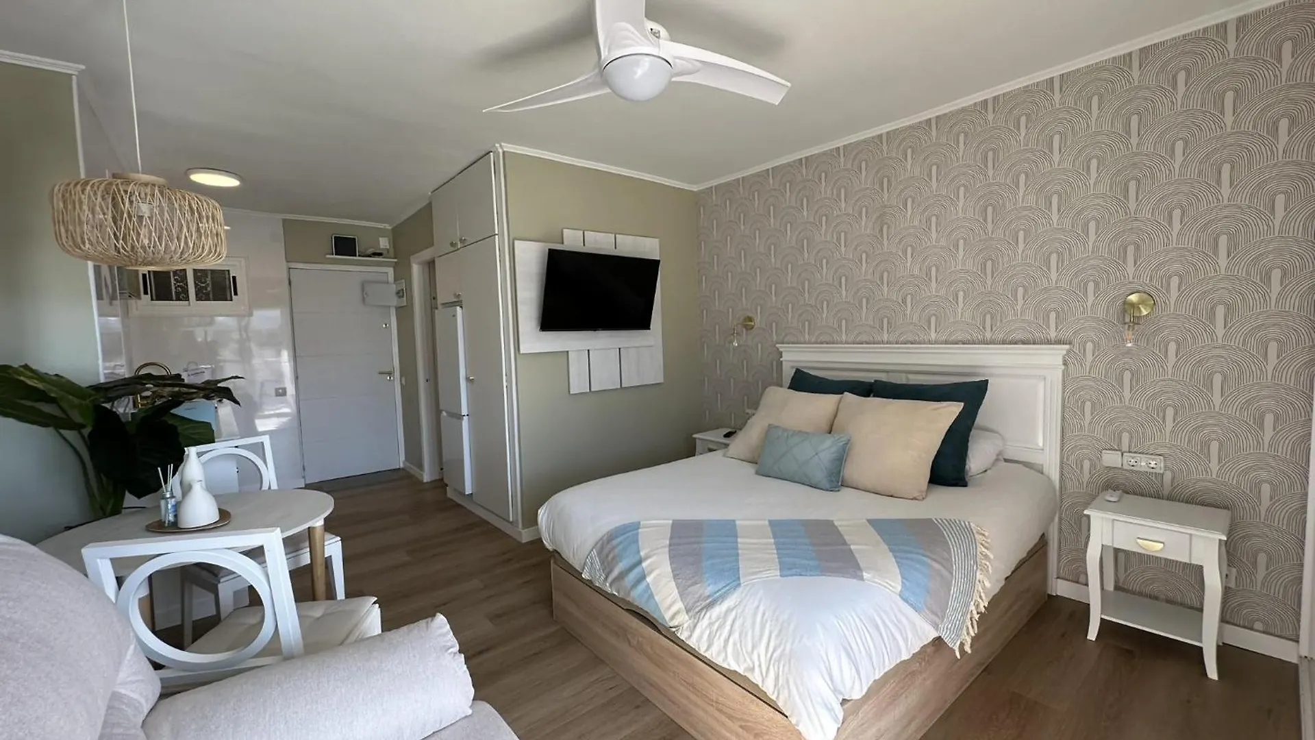 Estudio Agata Con Piscina A 800M De La Playa Spain