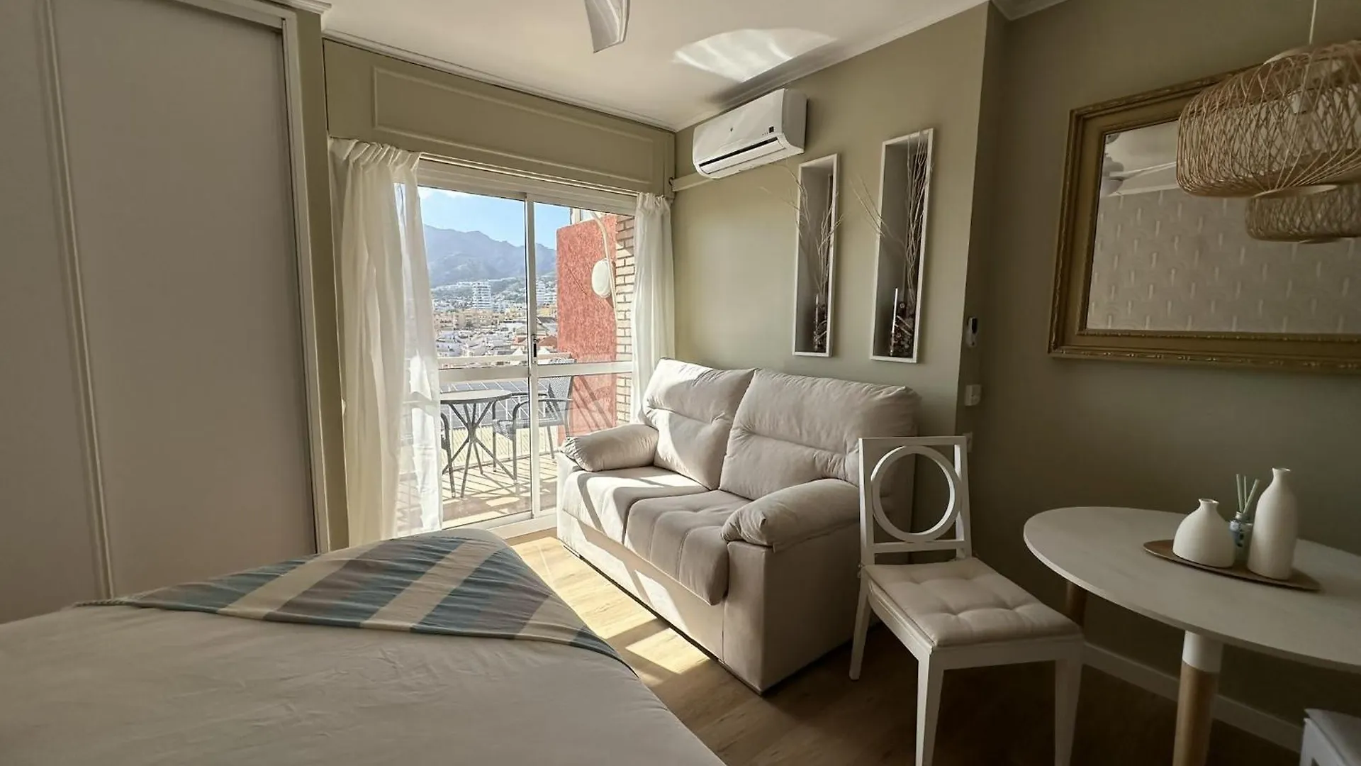 Apartment Estudio Agata Con Piscina A 800M De La Playa Spain